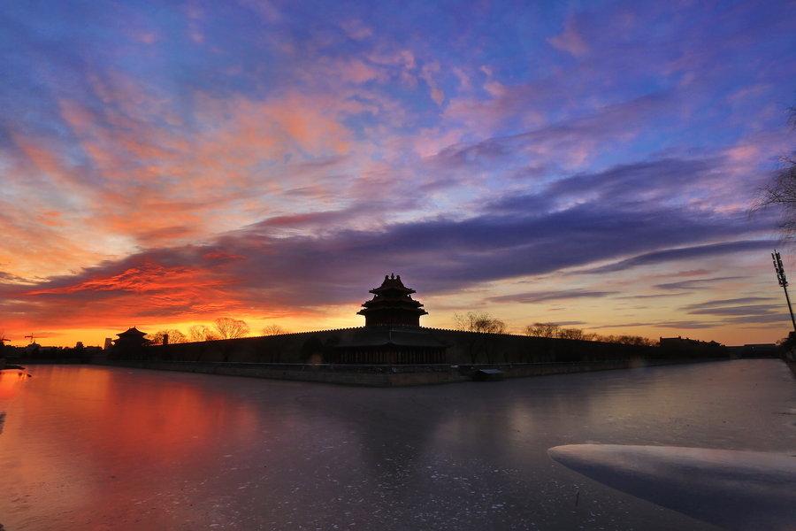 开云电竞：小S脚臭大S口臭何洁体臭 盘点体味浓重的明星