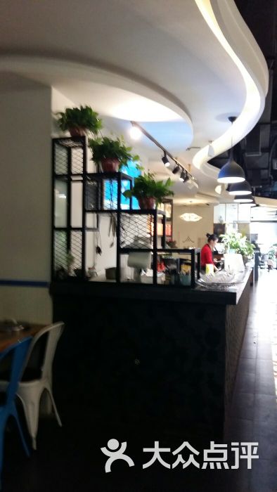 陈豪多伦多婚宴亲吻陈茵媺 新娘以黑色礼服示人_开云电竞官方网