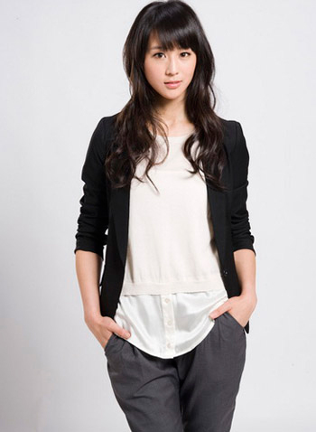 【开云电竞中国】袁咏仪晒与李敏镐亲亲合影 不怕老公张智霖吃醋